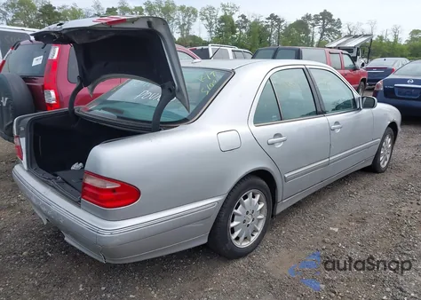 2001 Mercedes-Benz E 320 4M z USA, uszkodzony, nr VIN WDBJF82J31X058103